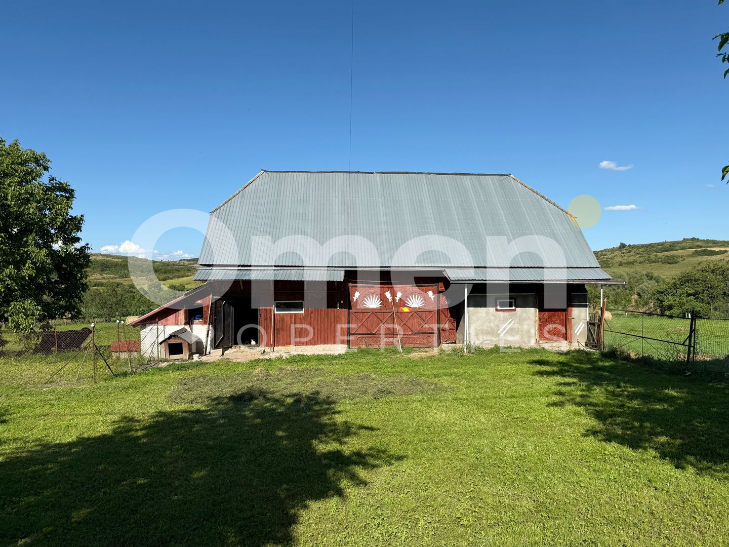 Casă la țară cu șură și grajd, în Vălenii Lăpușului – priveliște panoramică - Poză 4