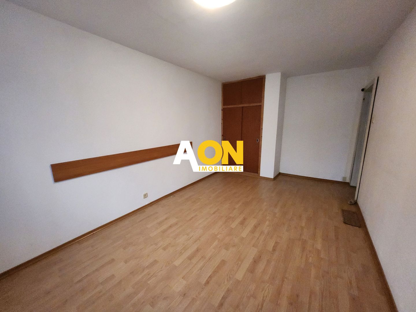 De vanzare apartament 3 camere, Cetate - Poză 6