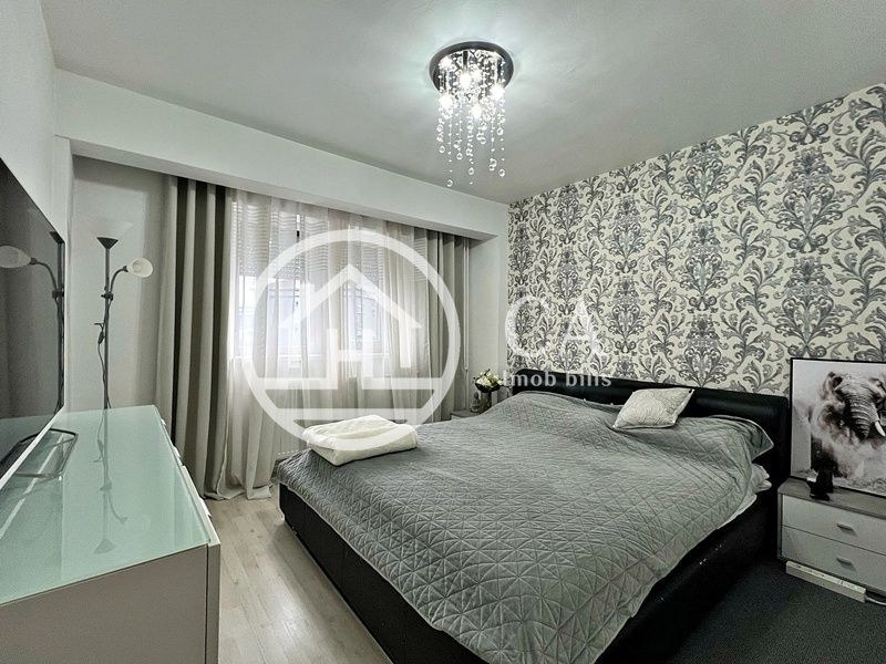 Apartament de vânzare cu 4 camere în zona Calea Aradului, Oradea - Poză 1