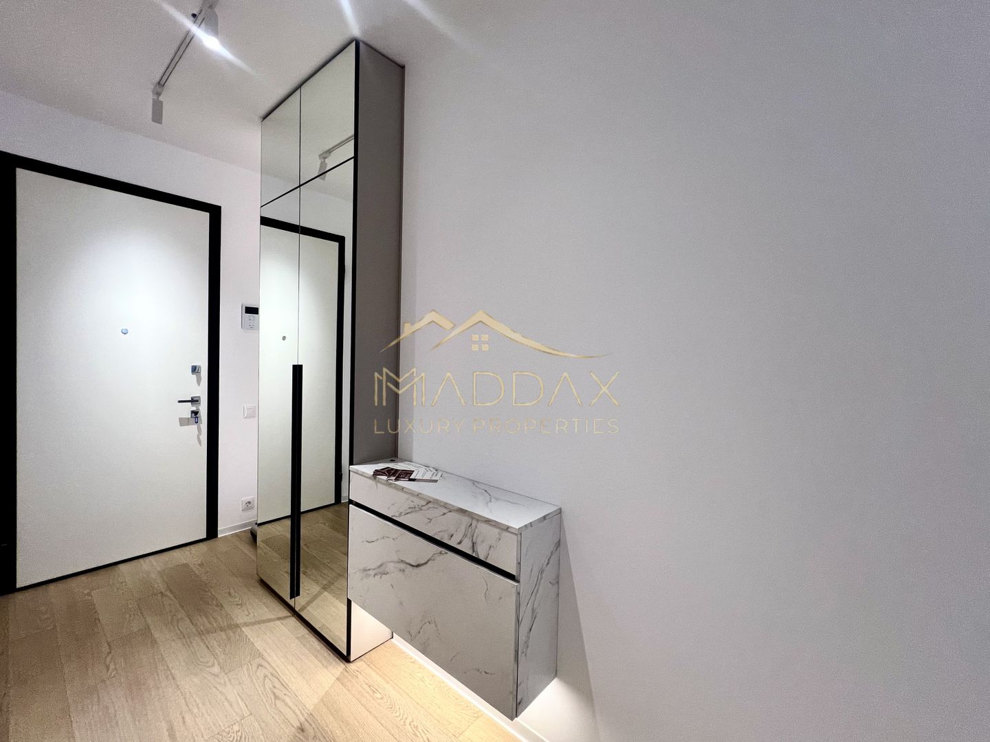 Apartament de Vanzare | 2 camere | Vedere spre lac - Poză 12