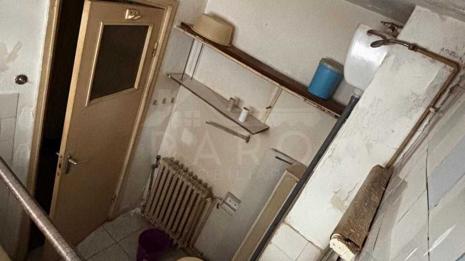 Vând apartament 2 camere - Poză 5