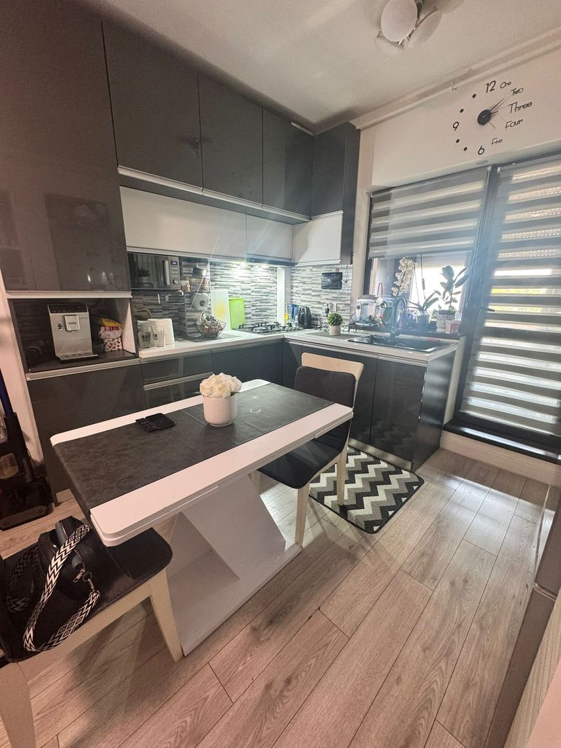 Apartament 3 camere  Bragadiru Mobilat Utilat Loc de Parcare - Poză 5