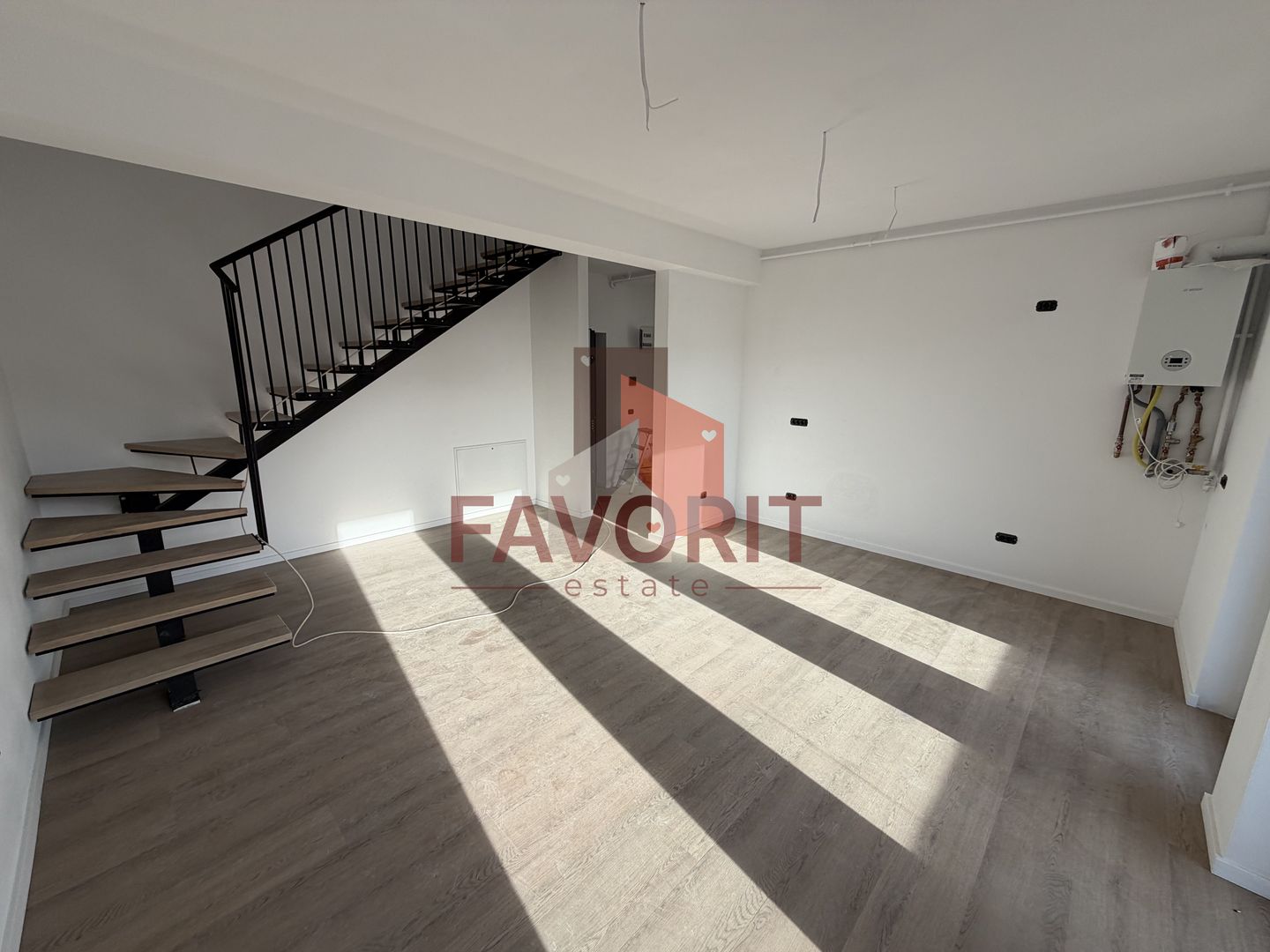 Comision 0%. Etaj 2. Apartament pe 2 nivele. 2 locuri de parcare - Poză 1