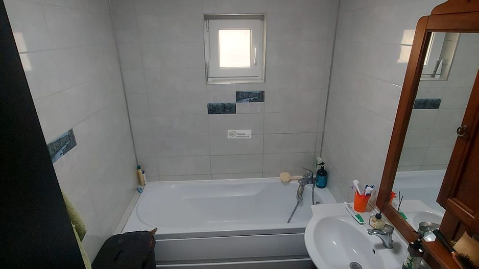 Se vinde apartament 3 camere/ultracentral/Focsani/parter - Poză 6