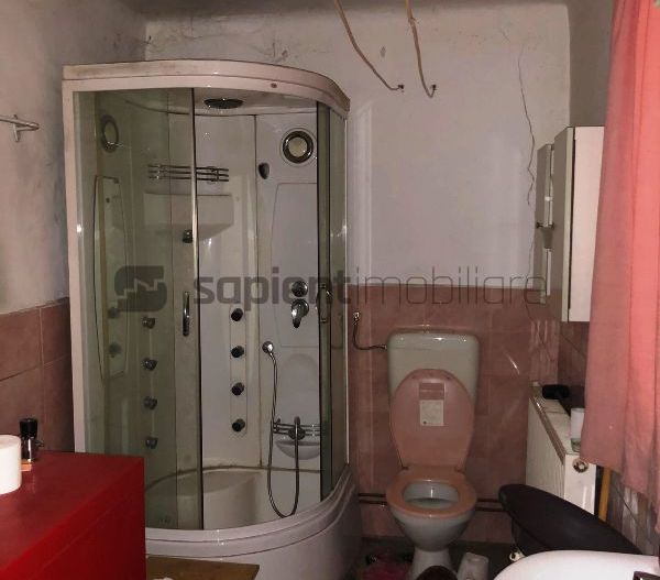 Casa  de renovat  str.Colinelor - Poză 4