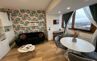 Garsoniera moderna, renovata, cu vedere panoramică – Parcul Tractorul, Brașov