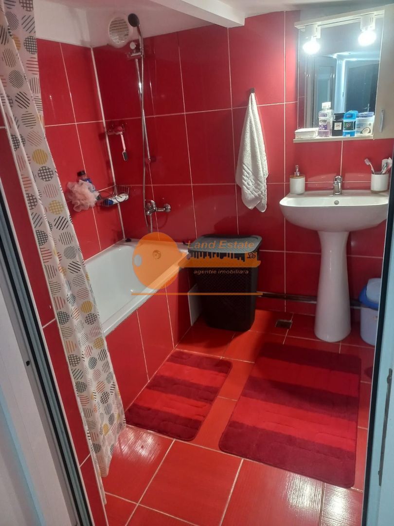 Casa de vanzare in Giulesti-Bd. Constructorilor - Poză 6