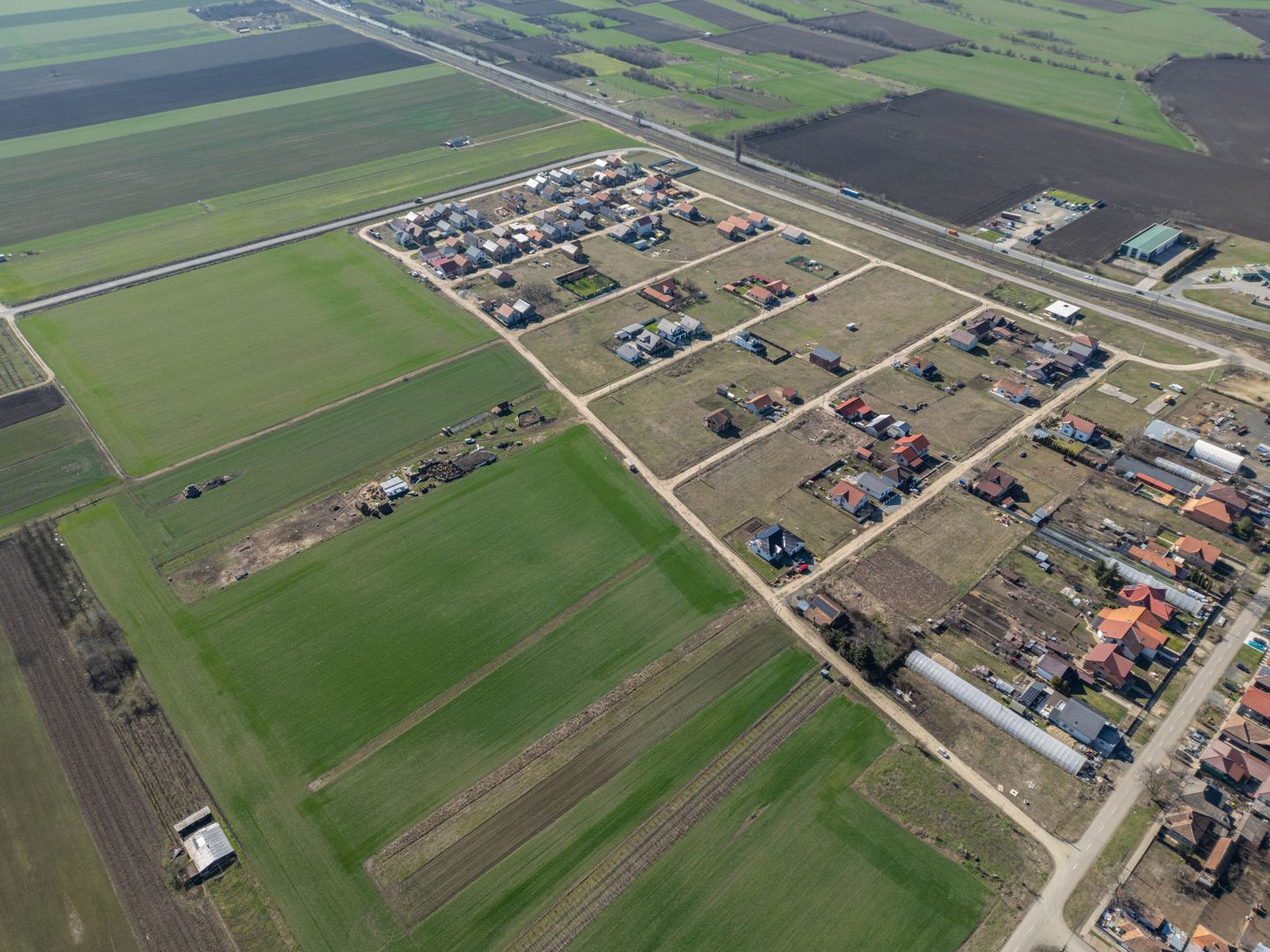 Teren 3.600 mp în Curtici, 2 fronturi stradale – La doar 20 km de Arad - Poză 4