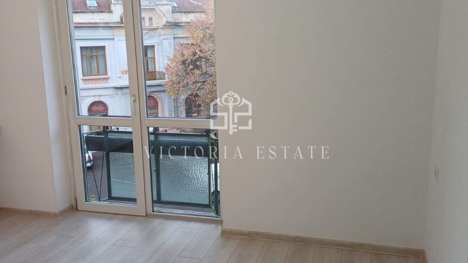 3 camere ultra central - Poză 10