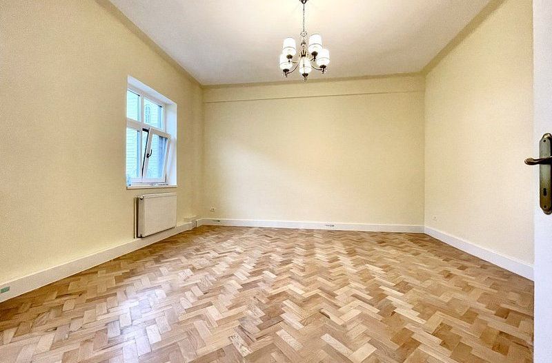Recent renovat| Piața Unirii - lângă Tribunal - Poză 4