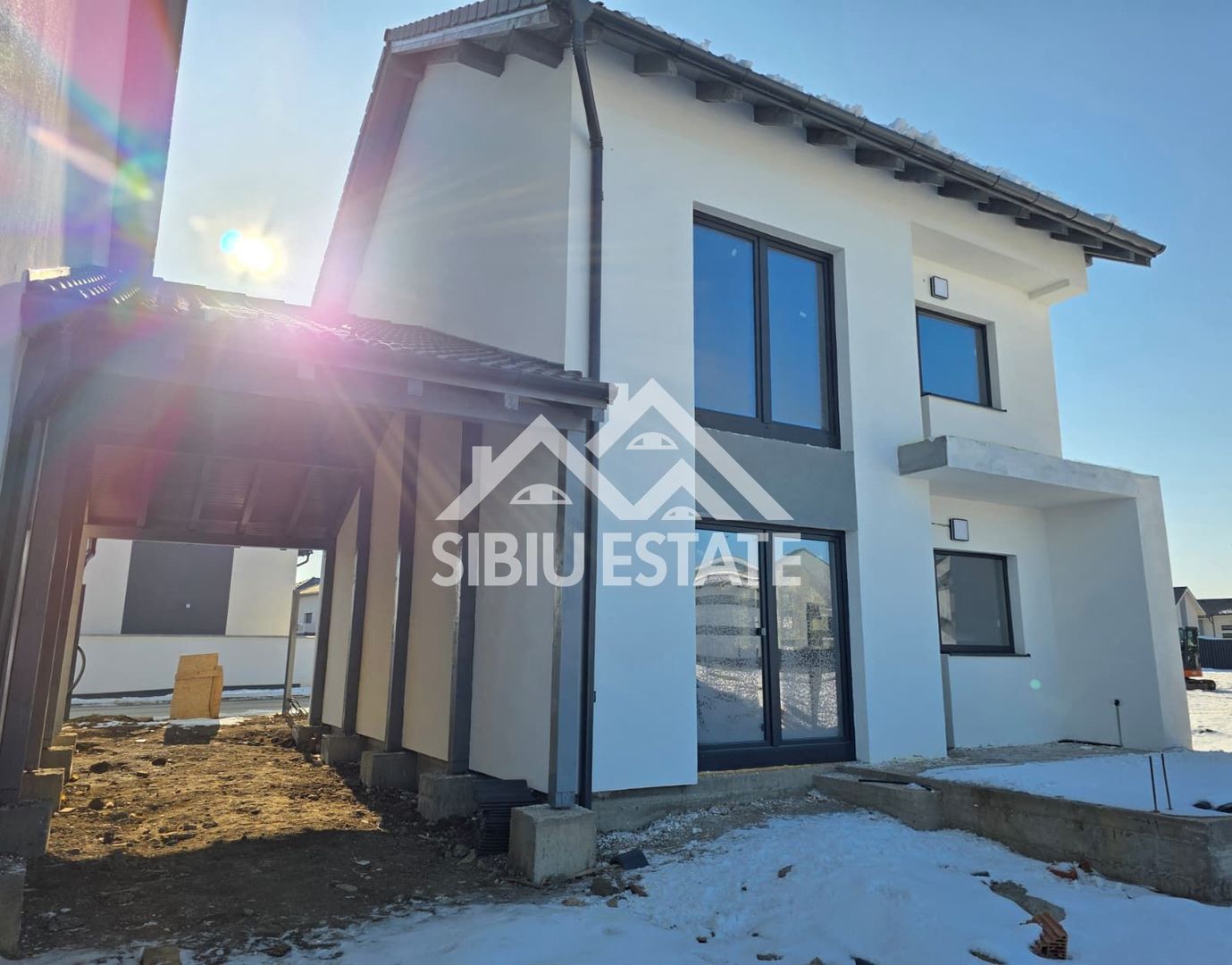 Casa cu carport si terasa, Selimbar, Sibiu - Poză 1