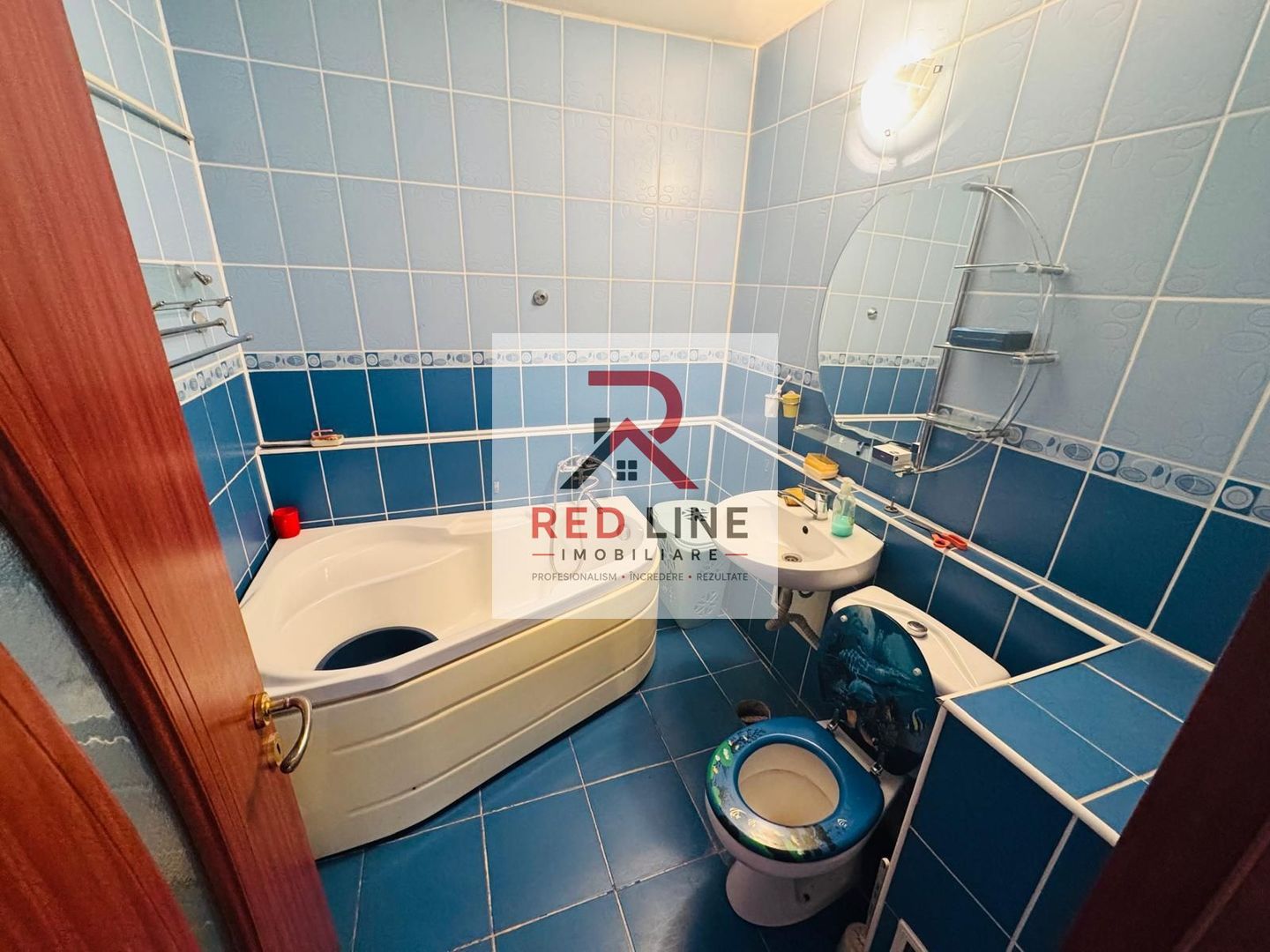 Apartament 3 camere, decomandat,etaj 4 (zona centrala Hotel Traian) - Poză 8