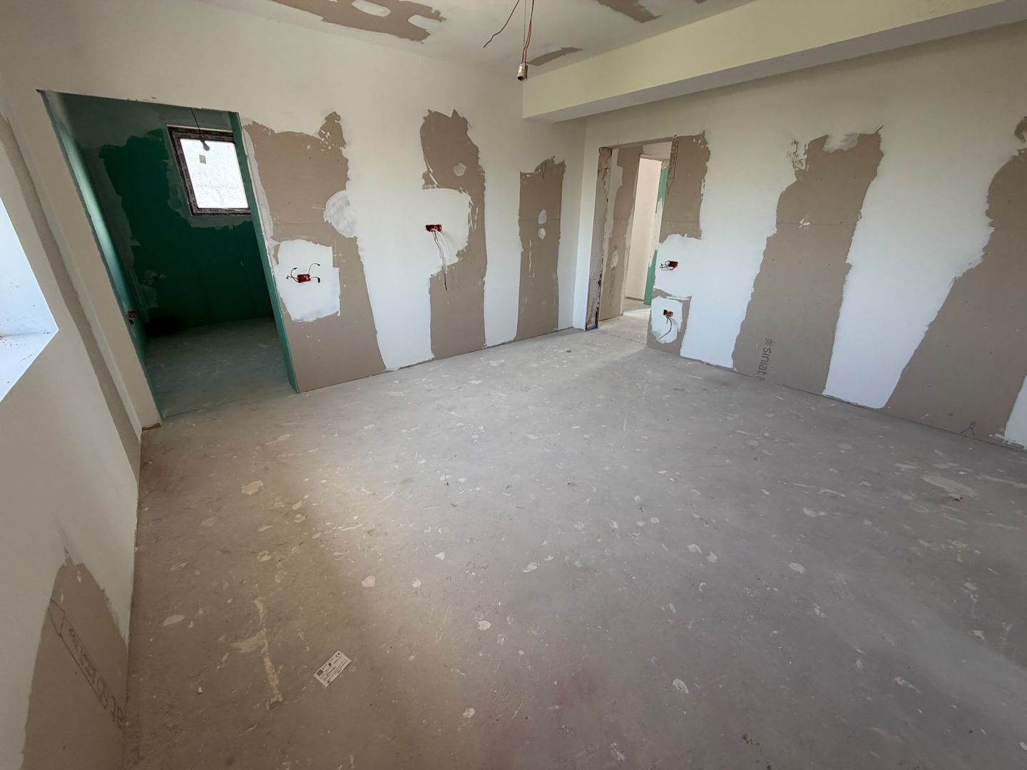 CASA INDIVIDUALA - 5 CAMERE, INCALZIRE PARDOSEALA , TEREN 420 COMIS 0% - Poză 4