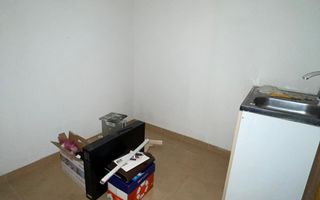 Spatiu comercial de inchiriat, central, trafic intens! - Poză 9