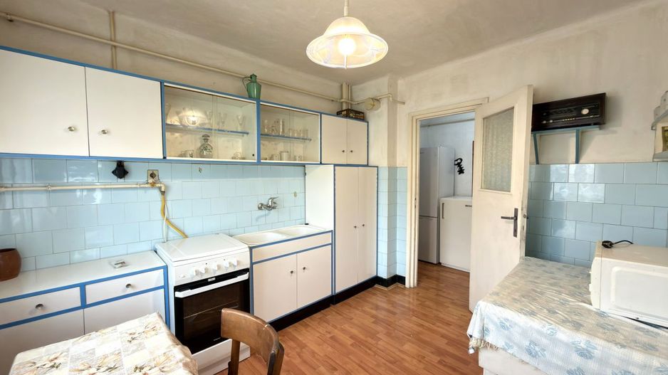 Apartament 3 camere MV1 Str. Gladiolei 6 Etaj III - Carei - - Poză 4