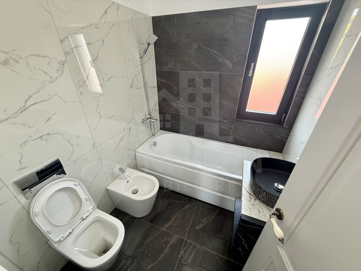 Casa Moderna - P+1 - 150mp - mobilata - utilata - lux - Brestei - Poză 8