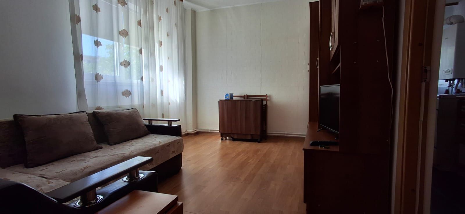 Garsoniera intima si economica, etaj intermediar - zona Craiter. - Poză 1