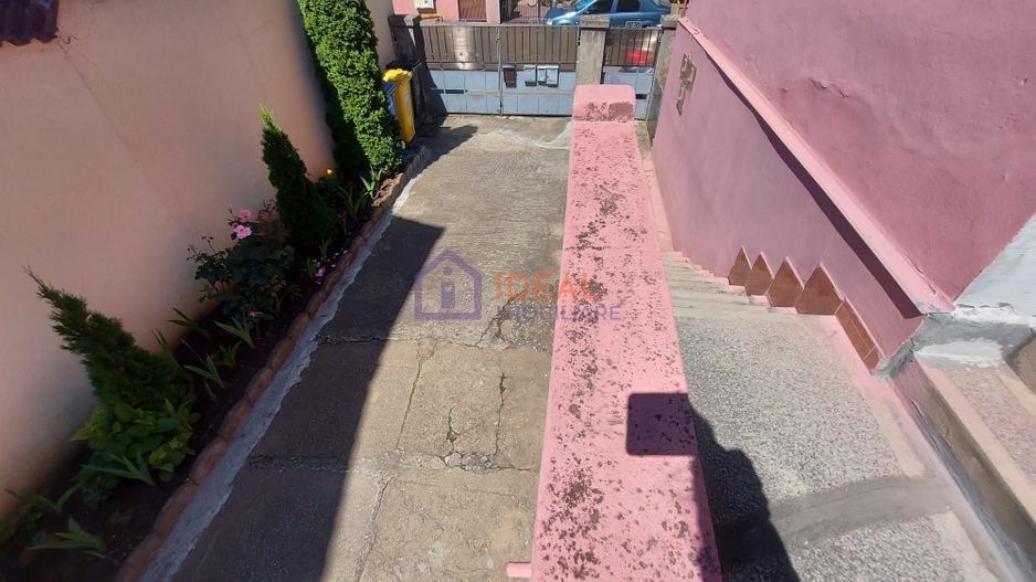 Casa cu 3 camere, zona Trei Stejari - Poză 9