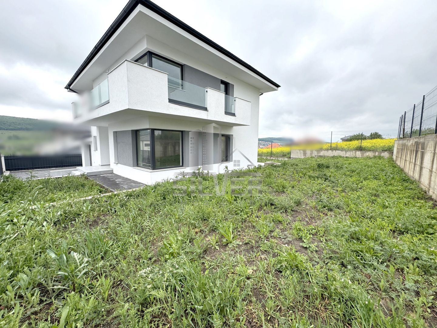 Casa individuala cu teren de 500 mp in zona accesibila. - Poză 2