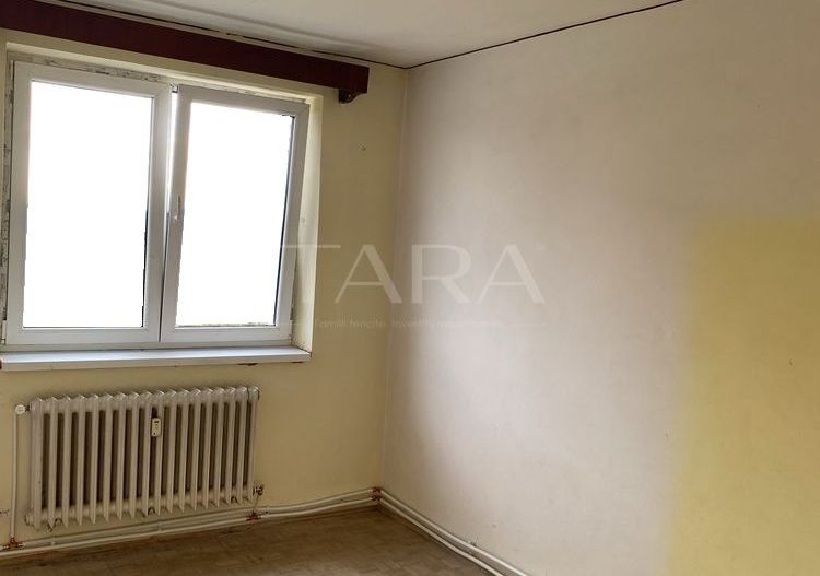 Vanzare apartament 3 camere in zona hotel Royal, Gheorgheni. - Poză 1