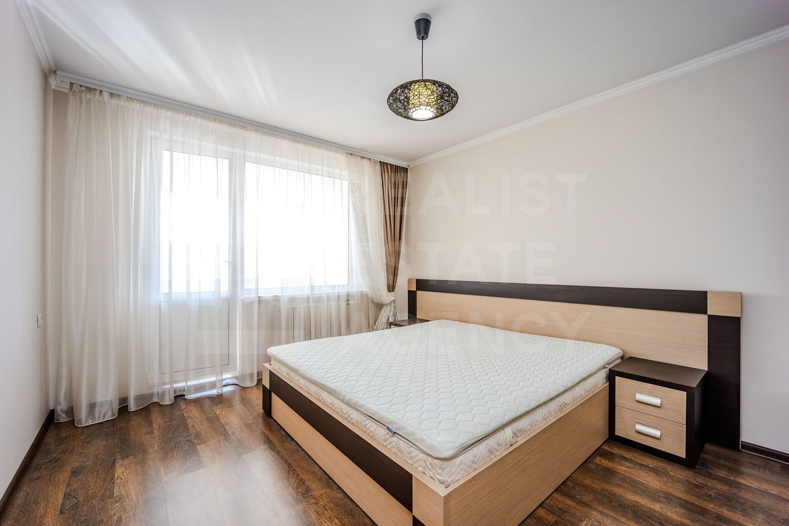 Vânzare, apartament 4 camere 86 mp , str. Milescu Spătaru, Ciocana - Poză 1