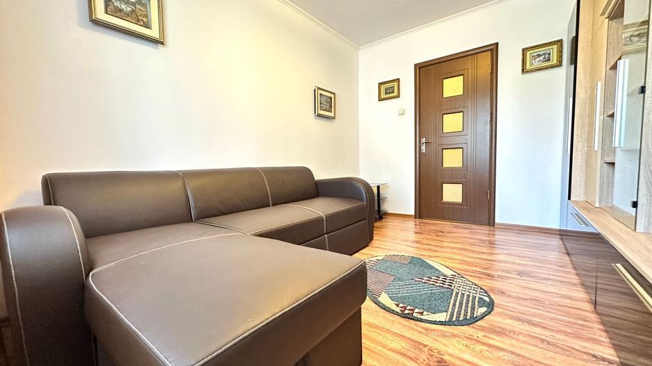 Apartament 3 camere zona Tractoru cu loc de parcare si boxa - Poză 1