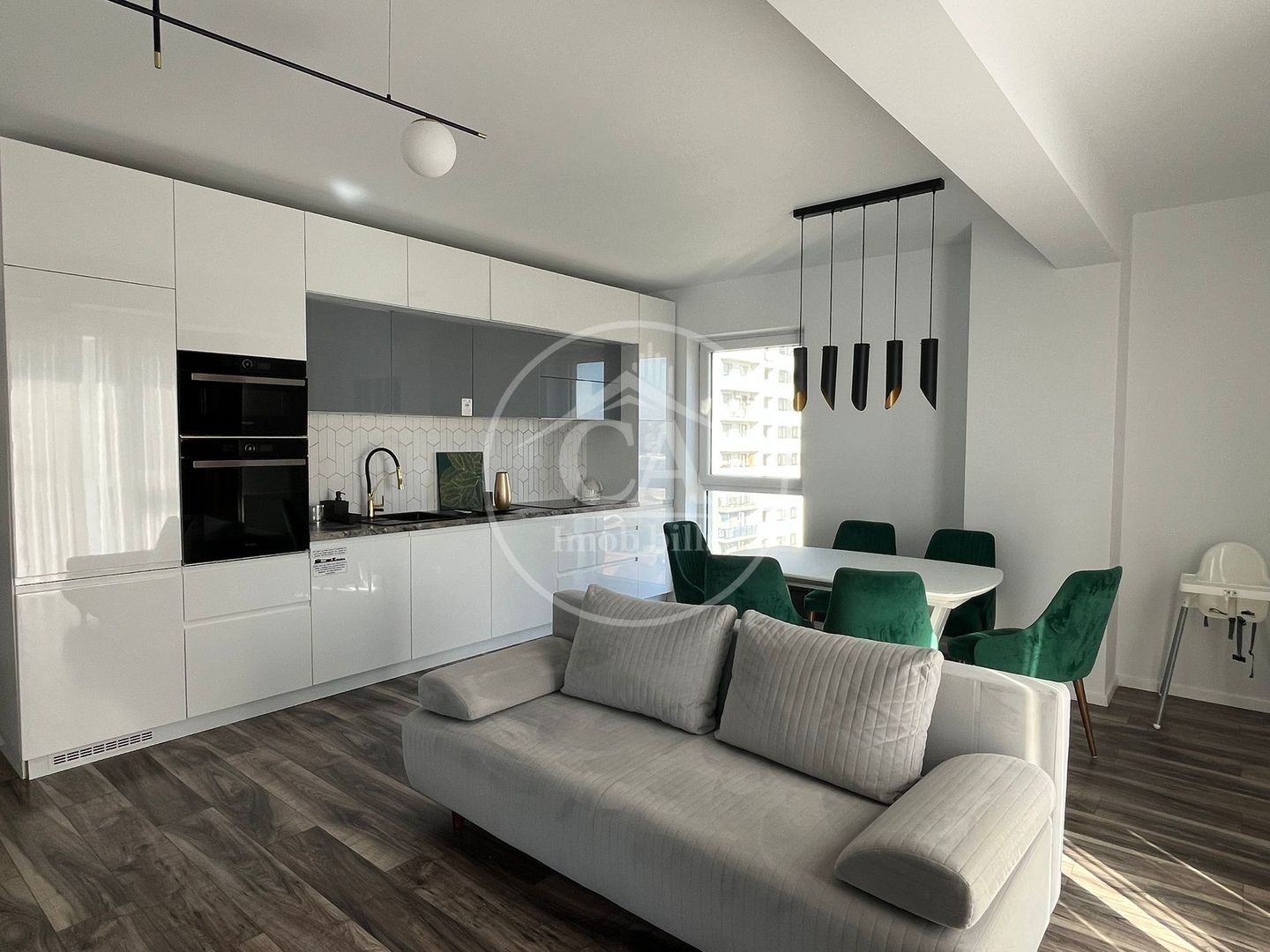 Apartament de închiriat cu 3 camere LUX în Prima Oneștilor, Oradea - Poză 1