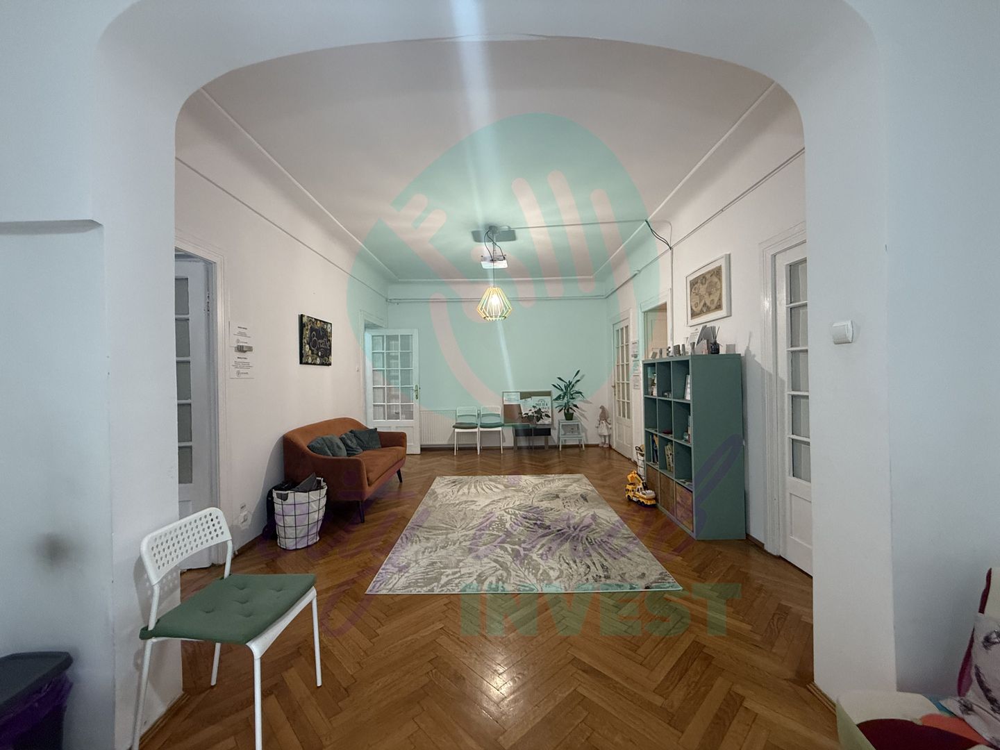 Spatiu, lumina si eleganta intr-un apartment interbelic - Poză 3