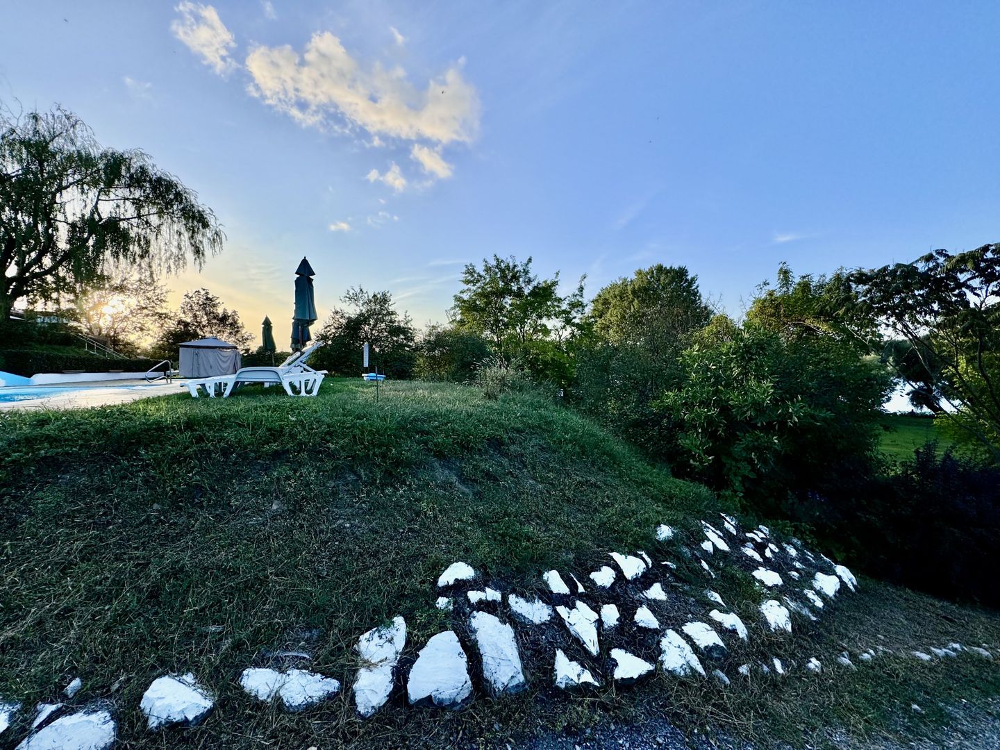 Hotel 20 camere Delta Dunarii 50 m deschidere teren 6000 mp acces auto - Poză 51