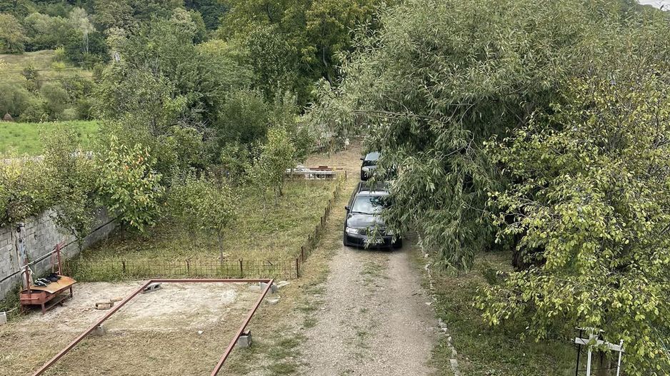 Casa de Vanzare la 10 km de Onesti - Poză 2