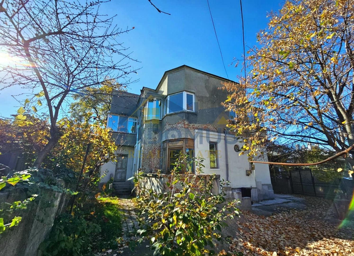 Ap. 4 cam. cu curte proprie+boxă– Str. Diligenței  - Central-Ploiești - Poză 1