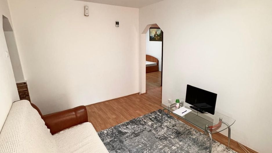 Apartament cu trei camere de vanzare-zona Dacia - Poză 1
