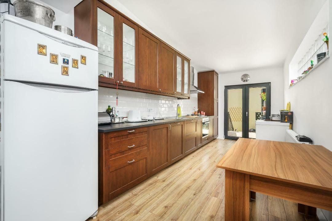 Vand bloc Bucurestii Noi,Sector 1,pretabil mega gradinita,azil,clinica ,birouri - Poză 9