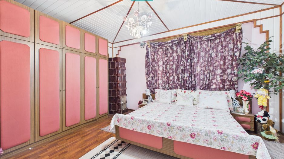 Casă cu 6 camere în Sânicolau Mare Timiș - Poză 9