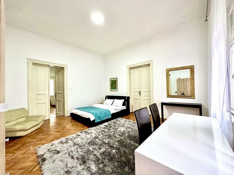 Apartament central, 4 camere - renovat - Poză 14