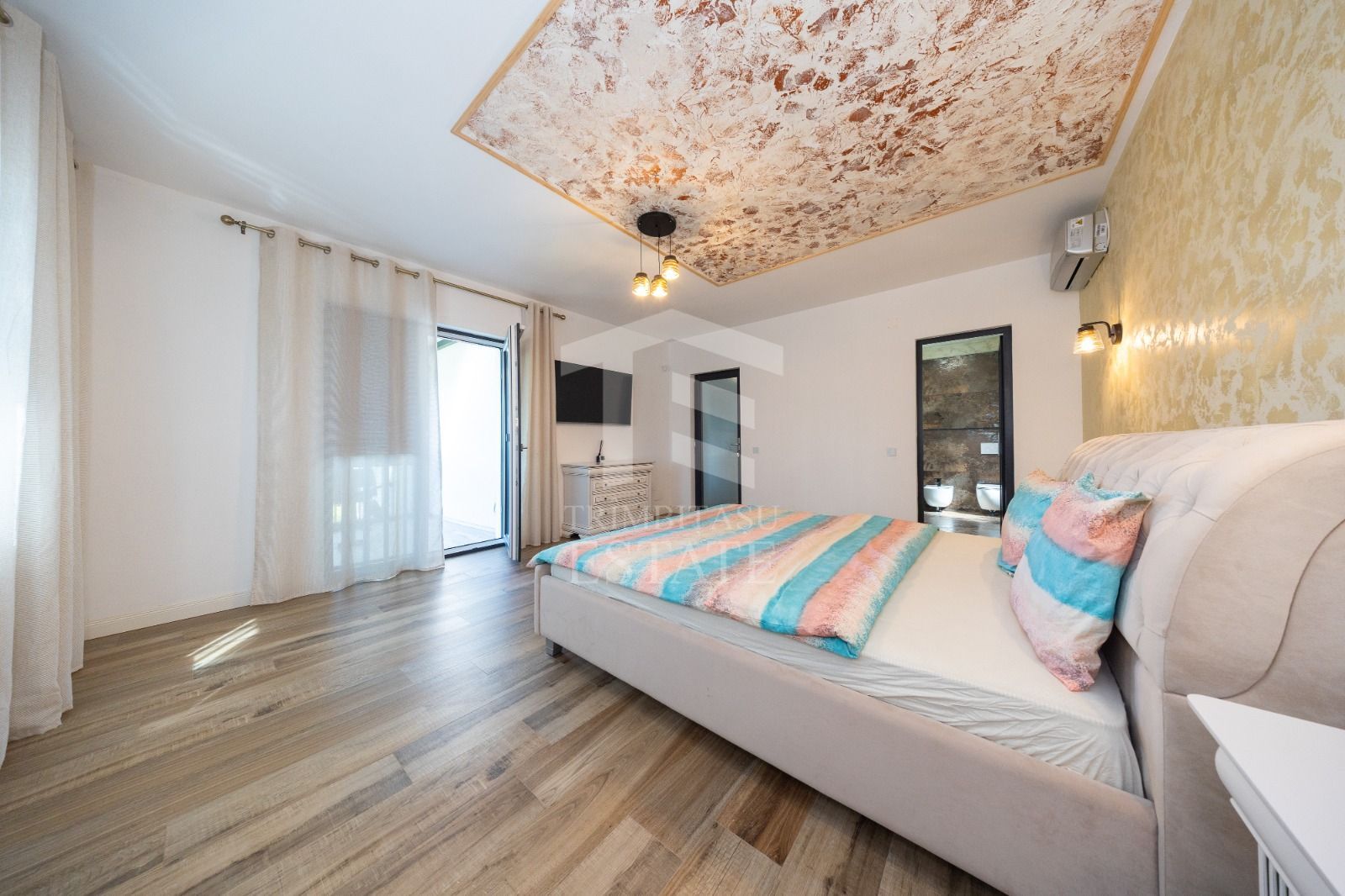Sanpetru ,Subcetate-Casa 4 camere,3 bai+480 mp teren - Poză 47