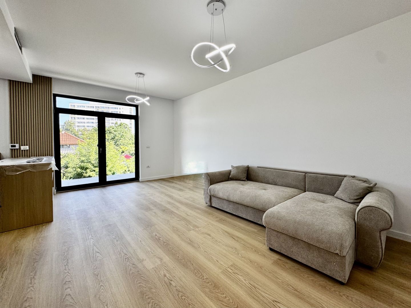Apartament elegant si sustenabil, prima închiriere, in zona Cetății - Poză 2