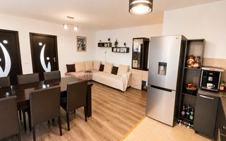 Apartament Modern De Vanzare | 2 Dormitoare | Parcare | Balcon x 2 | Etaj 2/3 - Poză 4