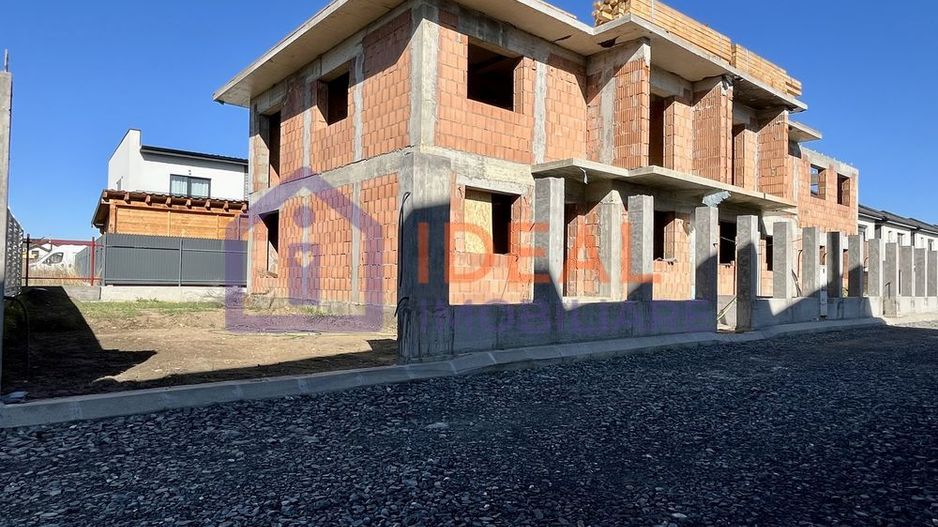 Duplex cu 4 camere si gradina in Selimbar, zona Trifoiului - Poză 1