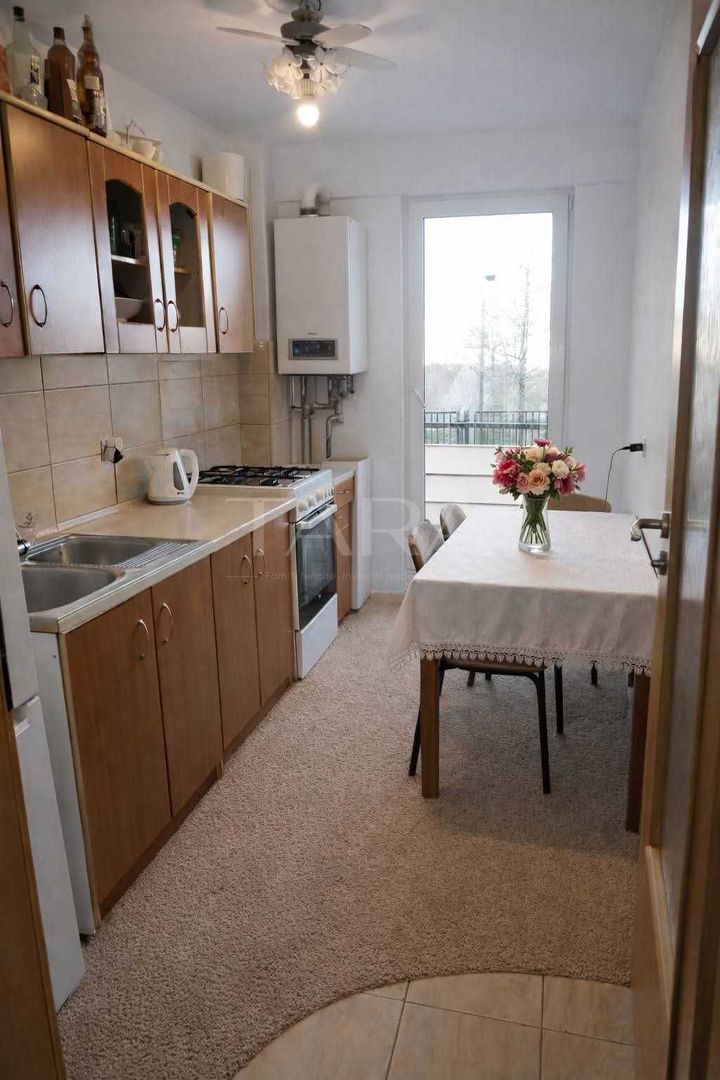 De vânzare apartament 1 camera zona Fsega - Poză 3