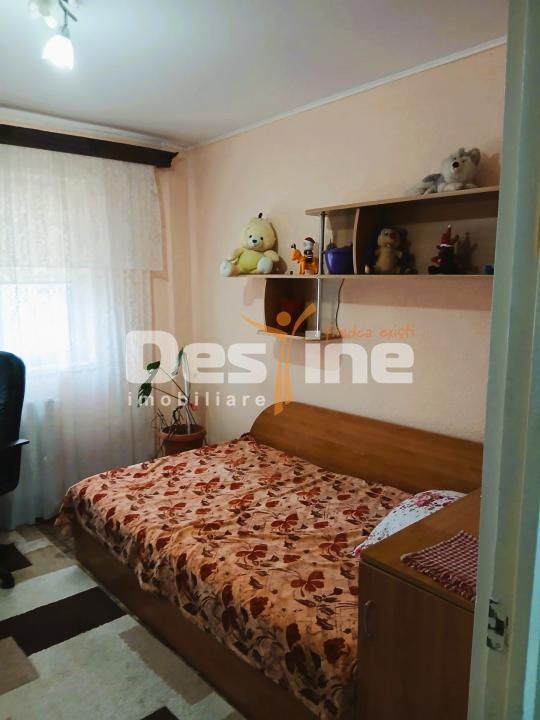 Apartament cu 3 camere de vanzare zona centrala - Poză 8