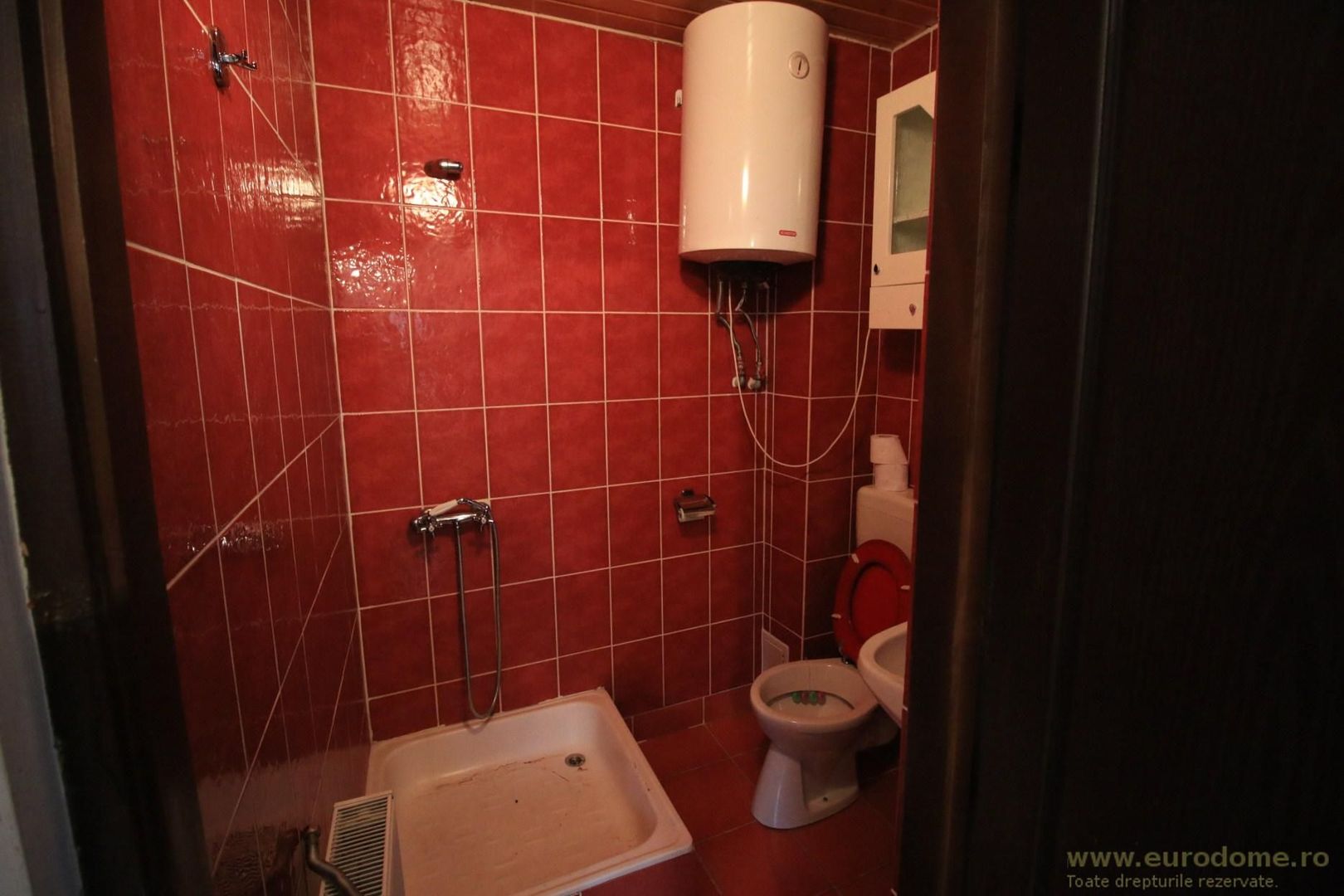 Proprietate deosebita - casa cu curte si livada - Poză 23