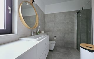 Apartament cu 3 camere de vanzare, Lipoveni - Poză 7