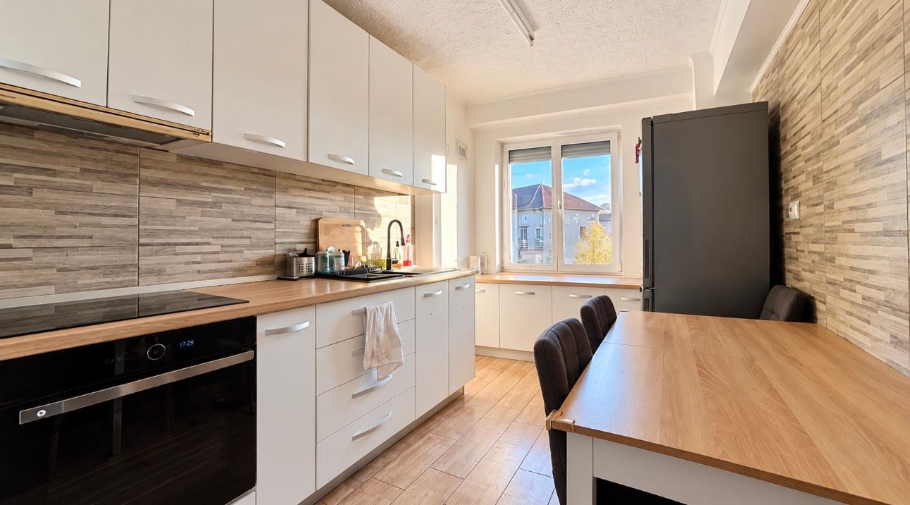 Apartament cu 3 camere, Decebal - Poză 1