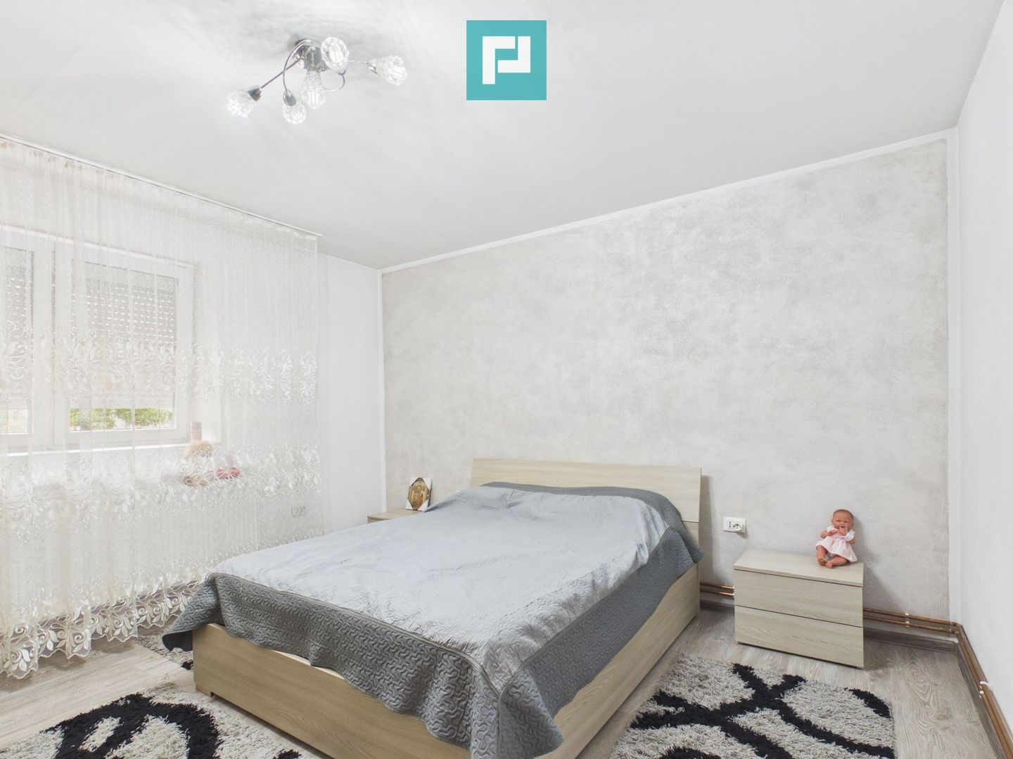 Casă solidă în Curtici cu teren de 1166 mp - Poză 6