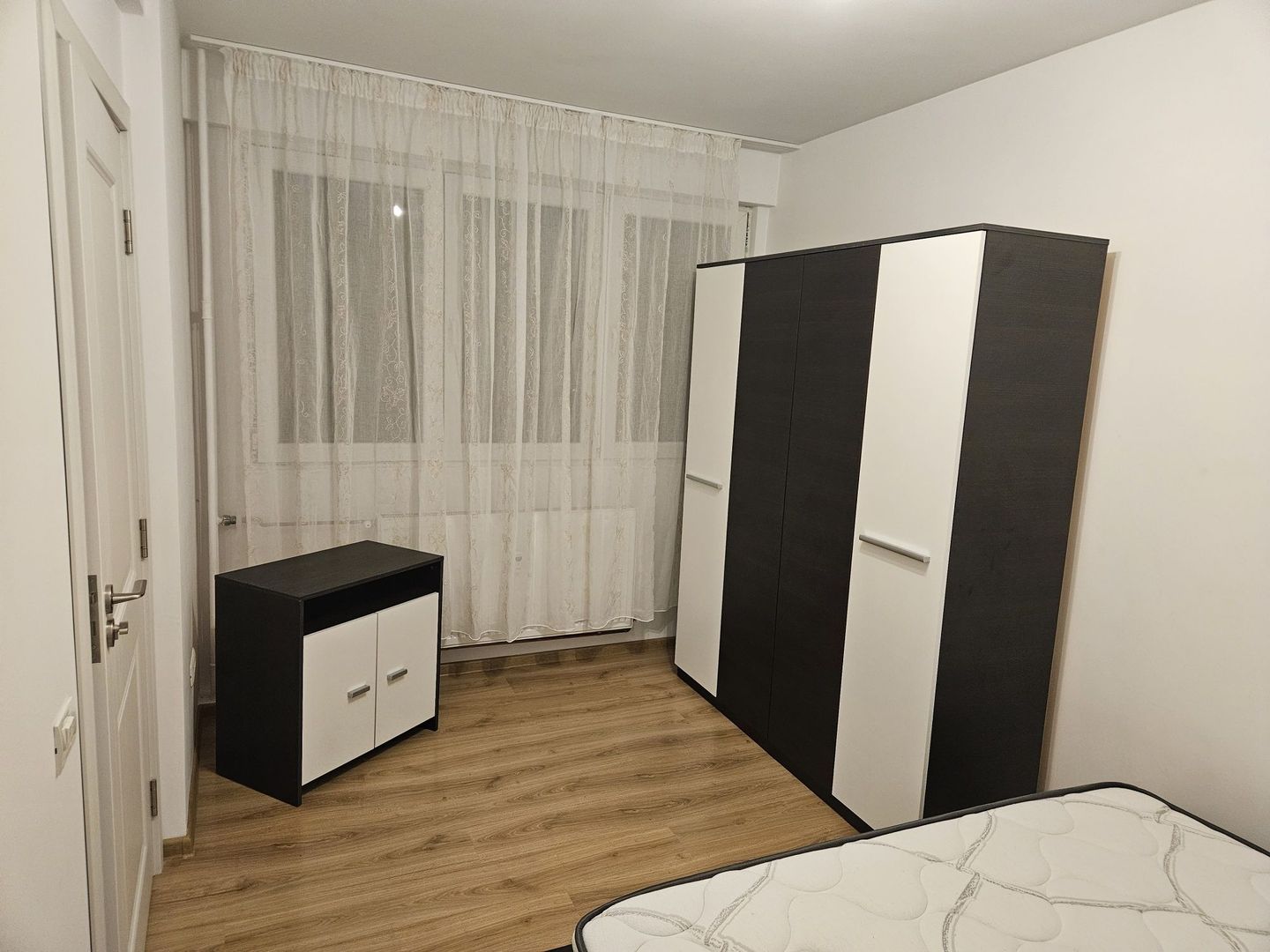De inchiriat apartament cu 2 camere , Eroii Revolutiei - Poză 3