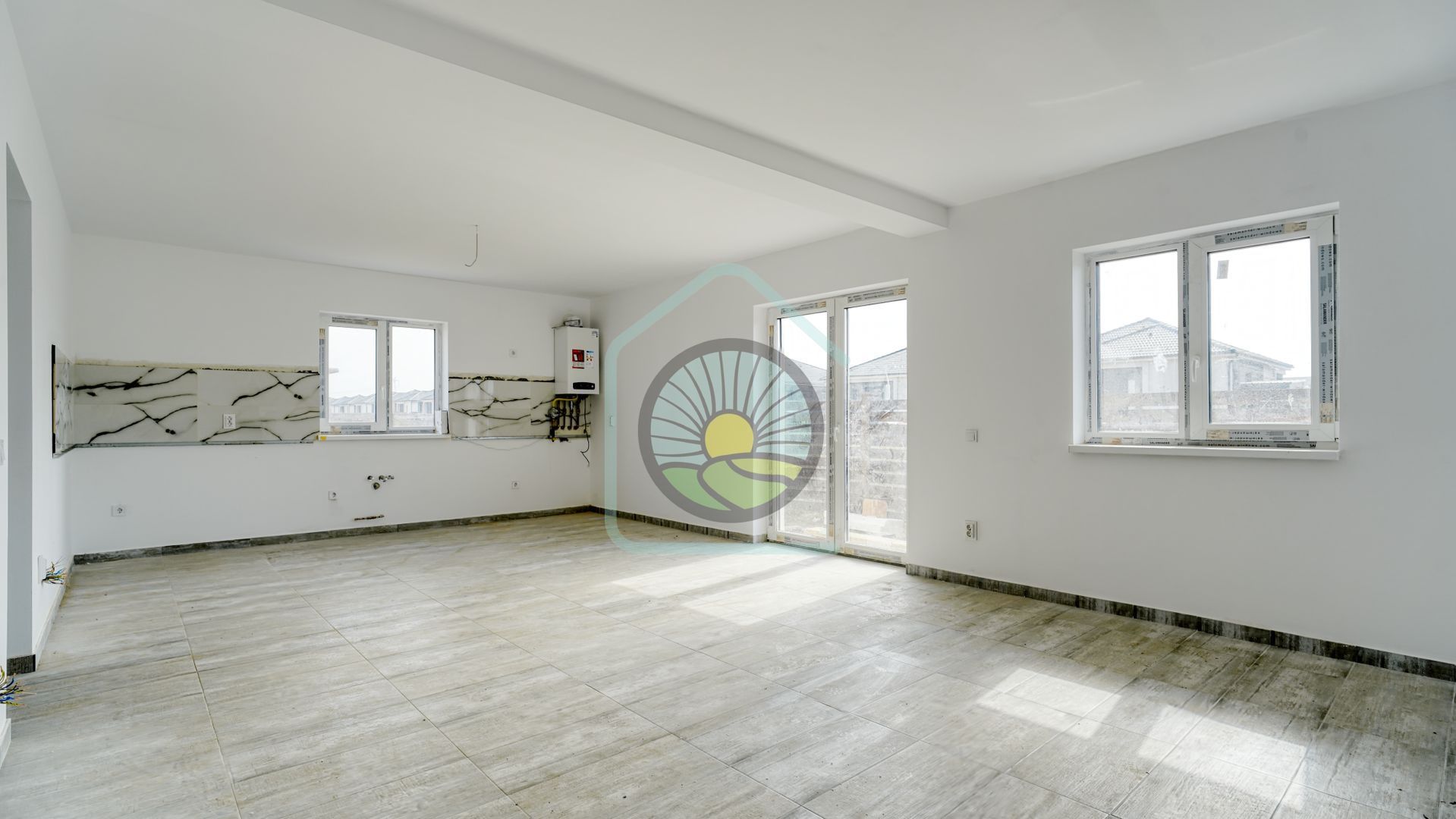 CASA  5 CAMERE IZVOR-TARLUNGENI - Poză 1