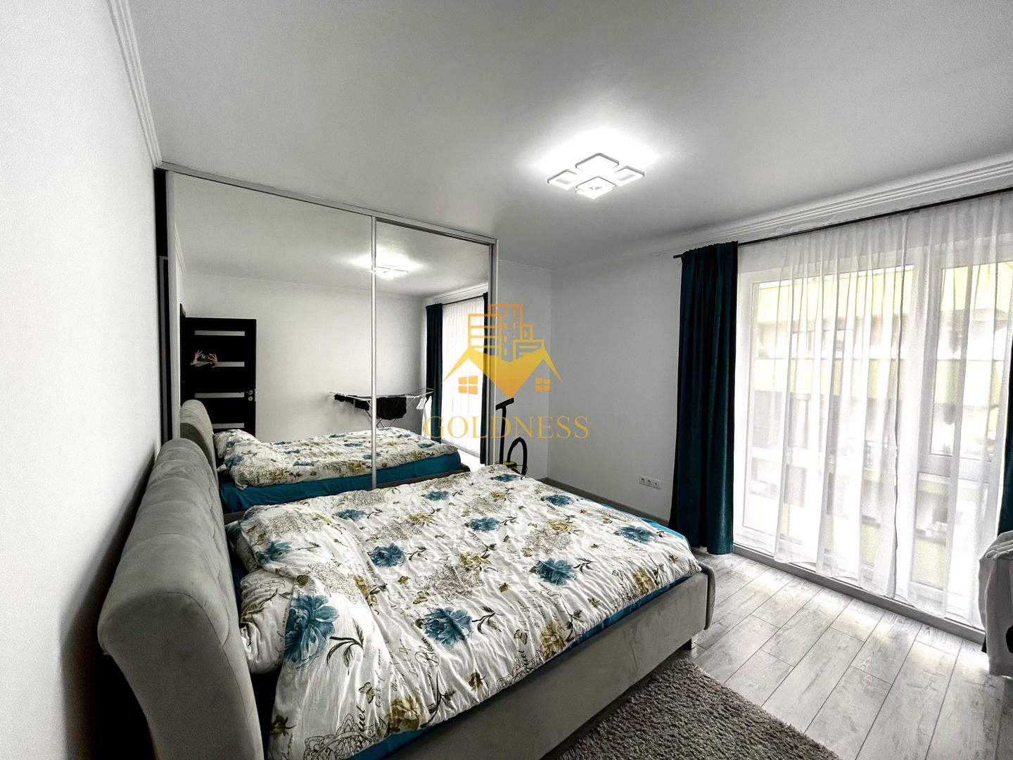 2 camere open space, Parcare, Modern, OMV, Mega Image, Europa - Poză 1