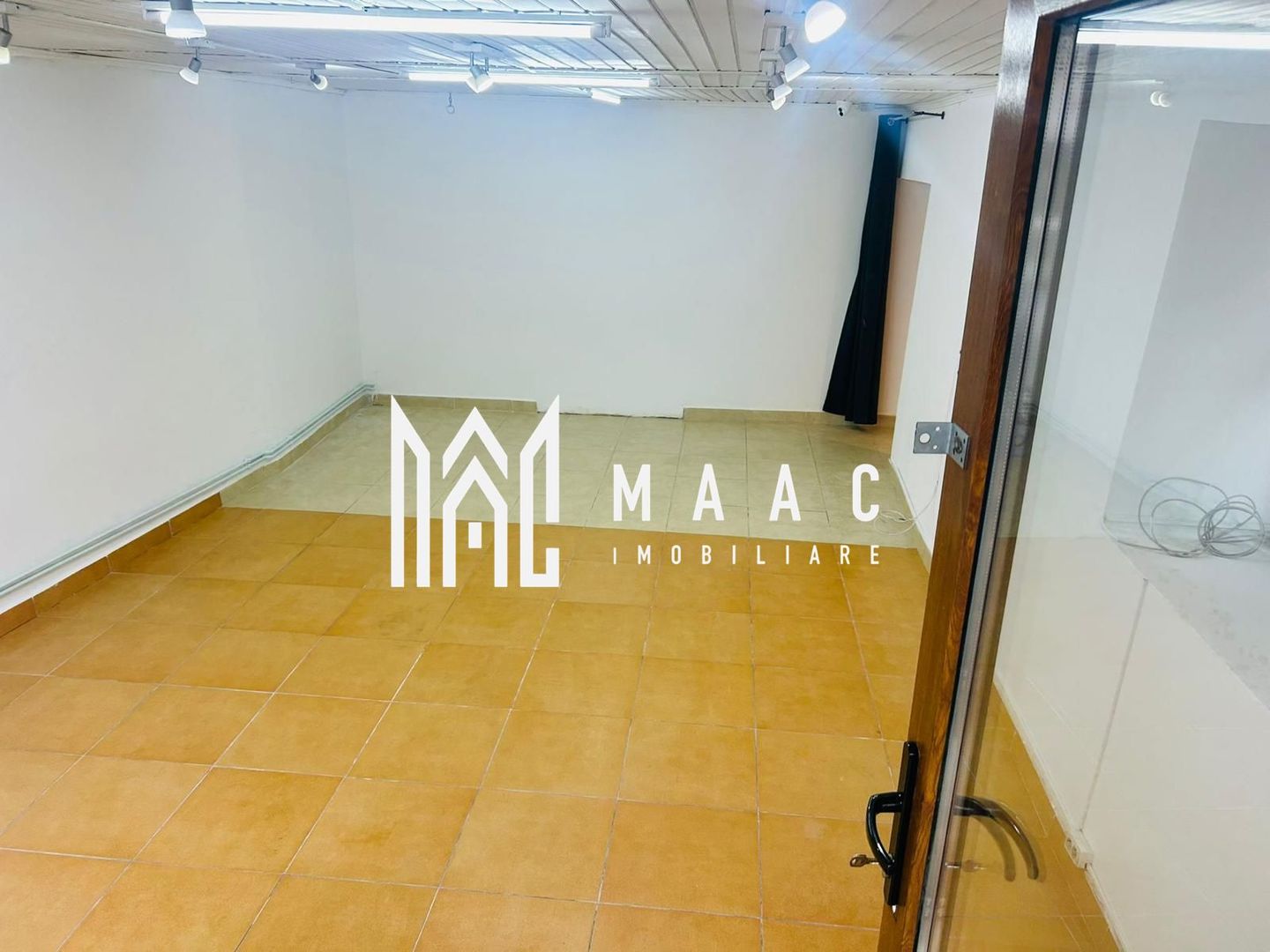 Spatiu comercial la strada | Vitrina | VAD | Zona Centrala - Poză 3