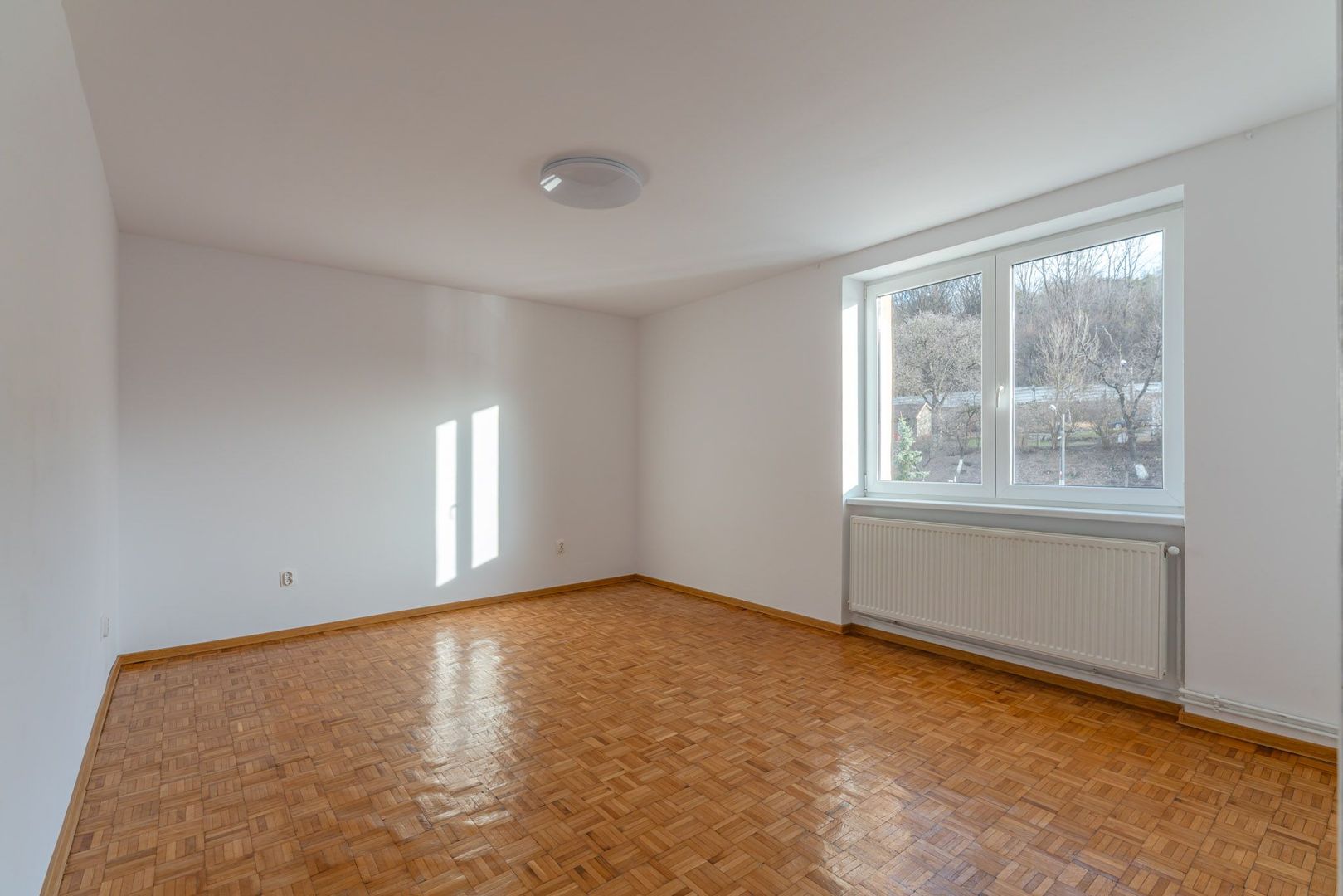 Apartament decomandat, 2 camere, 46 mp – Centru Civic, Brașov - Poză 1